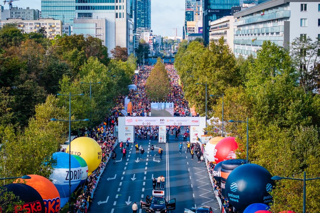Rekordowy 47. Nationale-Nederlanden Maraton Warszawski – święto biegania w sercu stolicy 11 fot. Marcin Klimczak min