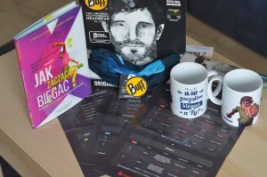 Zestaw: Książka - Jak zacząć biegać + Kubek + Plany treningowe + Chusta Buff