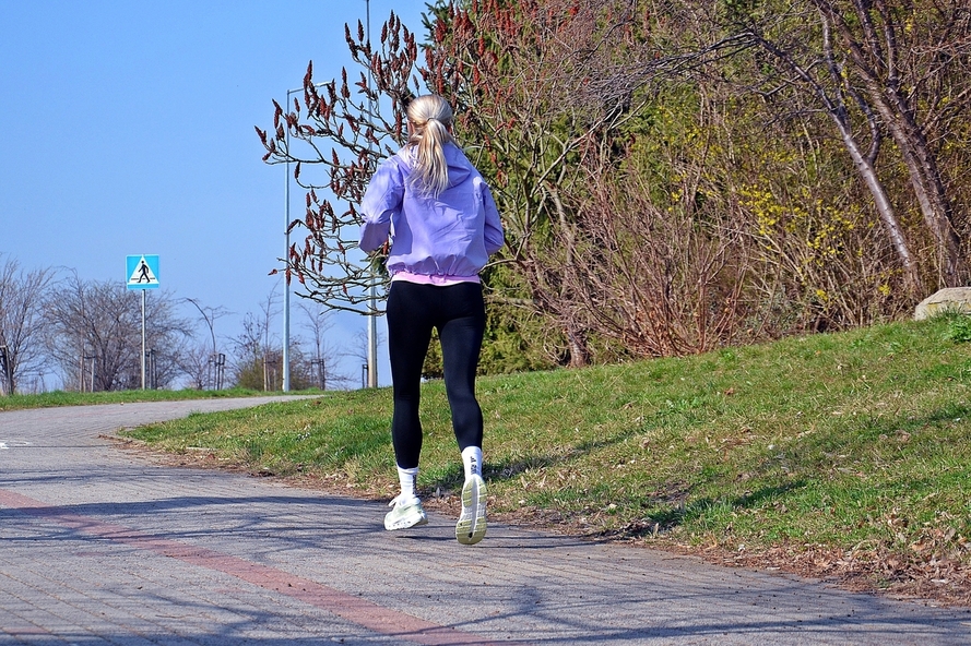 Recenzja ON CLOUDRUNNER 3 35 Nowy wymiar codziennego biegania