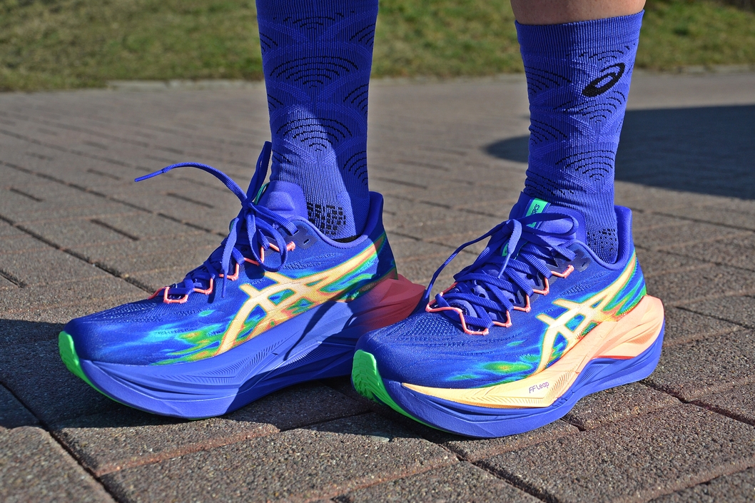  ASICS SUPERBLAST 3 to but, który nadaje się także do szybkich treningów