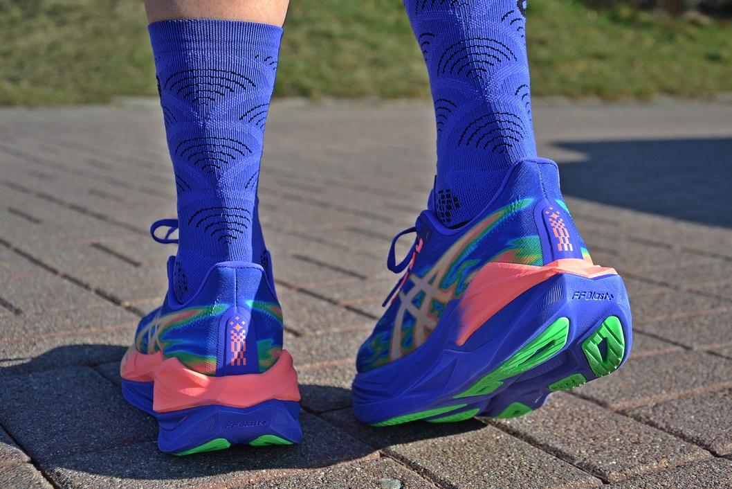 Wysoka podeszwa, ale także wyjątkowa stabilność