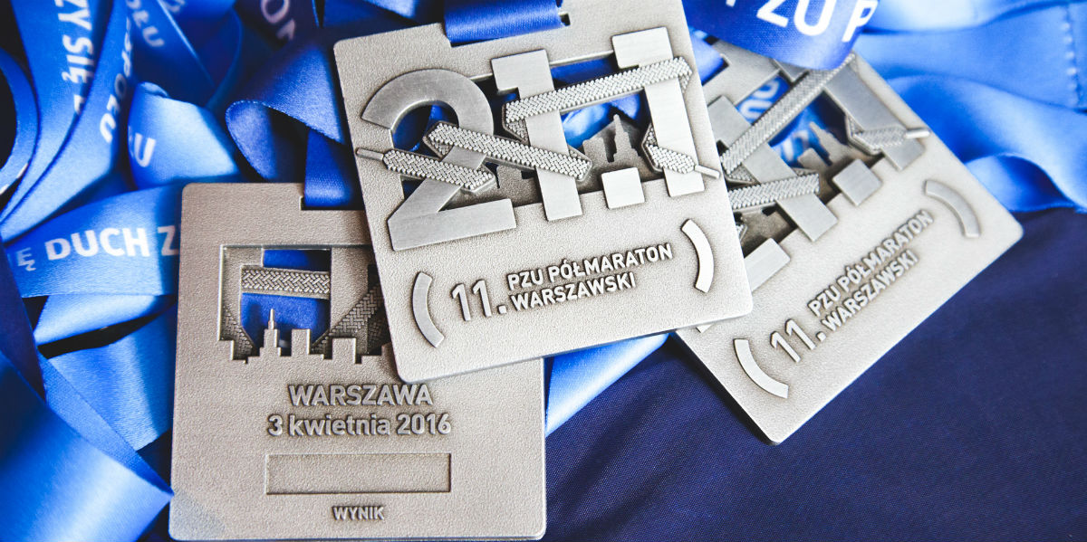 przedstawiamy medal 11 pzu polmaratonu warszawskiego 01